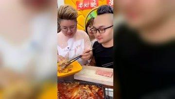 娱乐吃瓜酱纸,跟随“吃瓜酱纸”探寻明星幕后故事